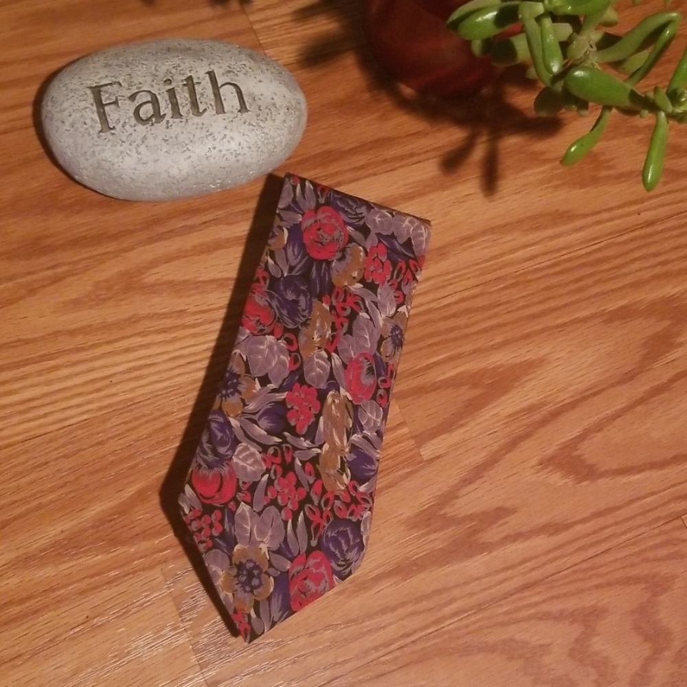 London fog silk tie 57in